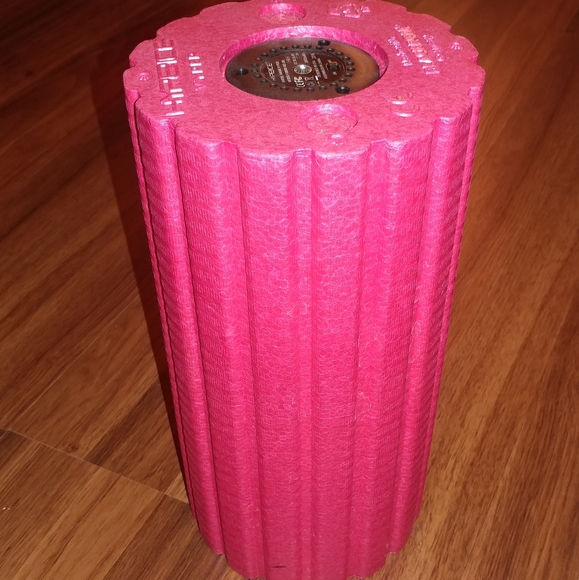 Hyperice firm foam roller with 3 vibe levels, NWOT - Picture 2 of 3